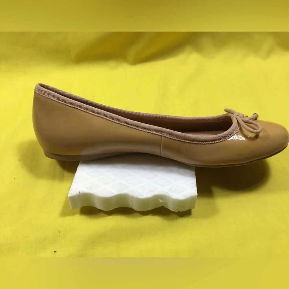 Coach Taupe Patent Leather Ballet Flats with Bow SZ 8